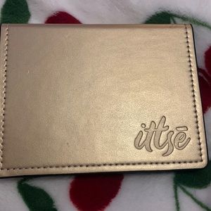 Ittse eyeshadow new magnetic eyeshadow palette